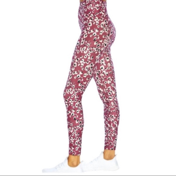 NWT Wildfox Large Pink Animal Print High Waist Workout Leggings Comfy & Stylish - Picture 2 of 6